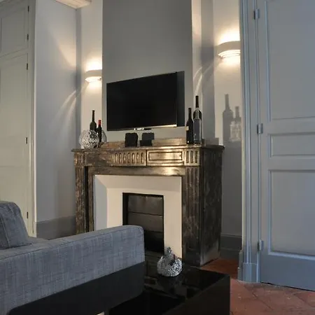Apartment Voltaire